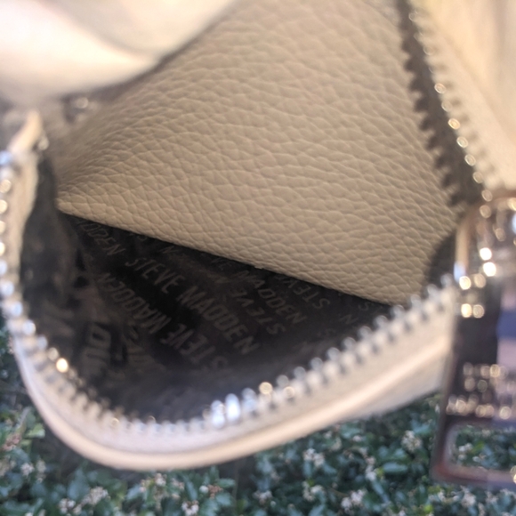 Steve Madden White Half Moon Sling Crossbody Bag With Matching Wallet. NWT. - Picture 14 of 16